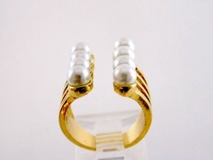 Goldtone Metal Faux Pearl Statement Ring Open Band Design Size 6.25 Gold Tone