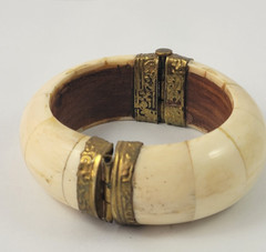 Bone/Horn Bracelet Camel/Cow with Brass Caps and Pin Closure Vintage
