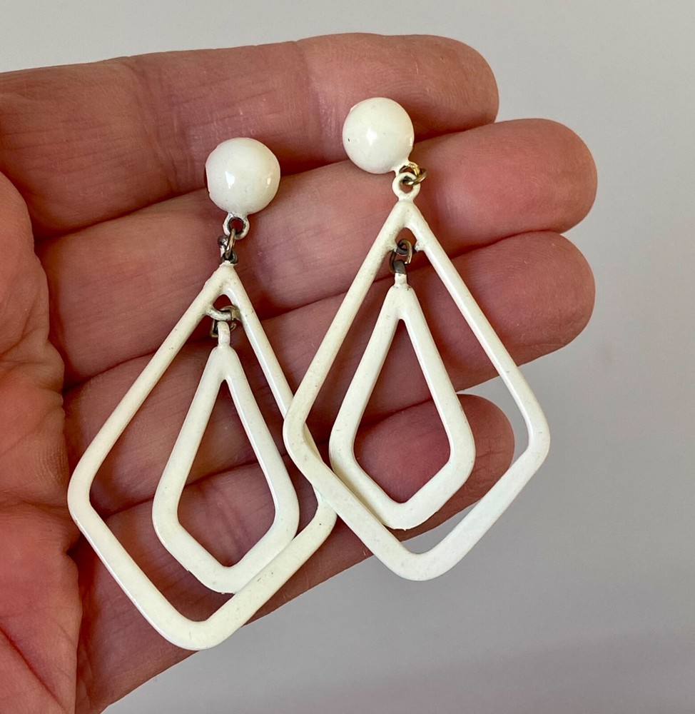 Vintage Statement Art Moderne Retro White Enamel Dangle Pierced Earrings Q248