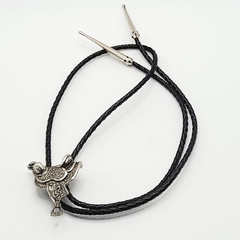 Horse Saddle Southwestern Western Cowboy Silver Tone Vintage Bolo Tie Necklace