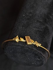Vintage Gold Tone Ivy Leaf Hinged Bangle Bracelet Engraved AES Monogram 7″