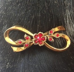 Vintage 1940s Coro Pegasus Floral Bow Brooch Red Crystals Gold Tone Metal Alloy