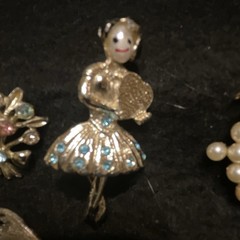 Vintage Lot 5 Silver Tone/Gold Tone Pin Brooches AB Rhinestone Faux Pearl Bow