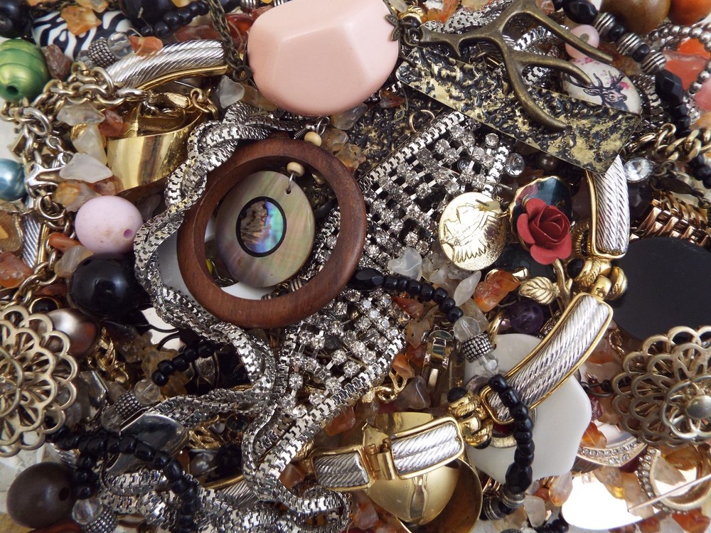 ~ 3 lb ~ Junk Jewelry ~ Lot L451
