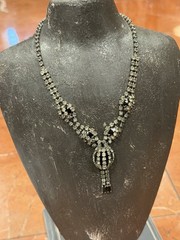 VINTAGE ART DECO CRYSTAL BLACK CLEAR RHINESTONE Y-DROP PENDANT 16″ NECKLACE EUC