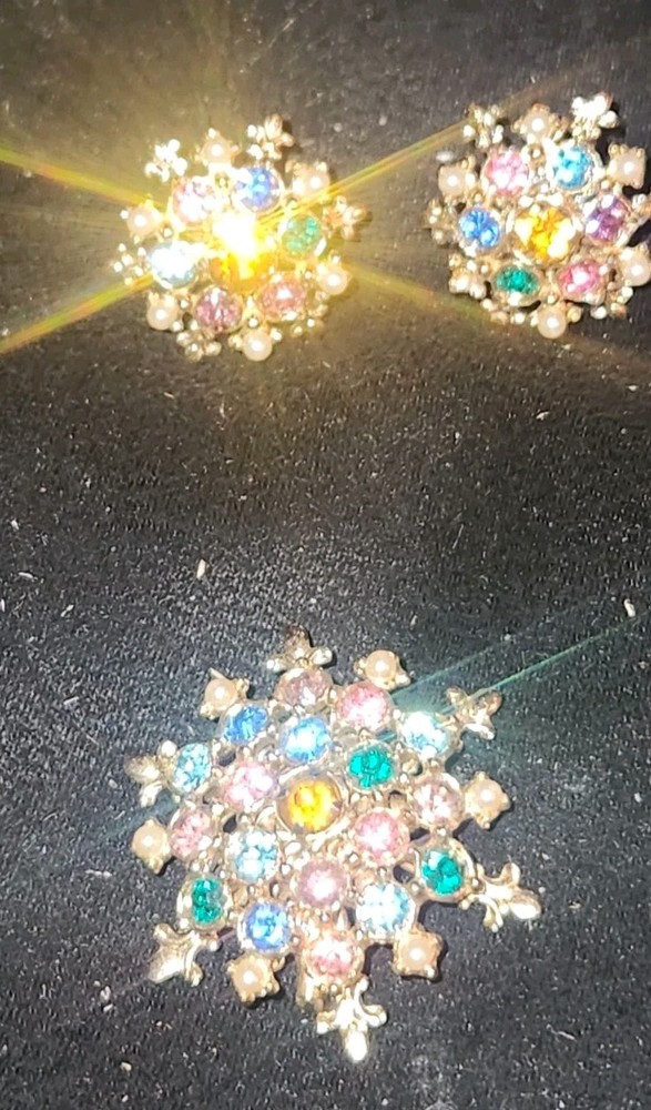 Vintage Screwback Earrings Brooch Pin Set Colorful Bead Jewel Snowflakes