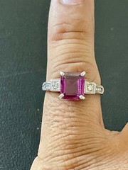 14K White Gold 2.50CT Purple Spinel & 0.20CTW Diamond Ring. Size 8.5 (Q110)