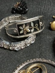 Vintage To Modern Cosrume Jewlery Lot Gold And Silver Tone Necklaces And More!