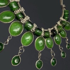 Vintage BOHO Bib Necklace GREEN GLASS Southwest Artisan Drop Dangle India Silver