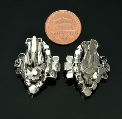 VTG RHODIUM PLATED, DIAMANTE EARRINGS BY GALE