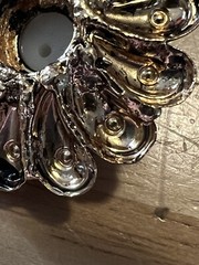 VTG GOLDTONE DAISY PENDANT FAUX PEARL SERPENTINE CHAIN NECKLACE