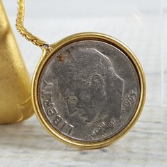 Vintage Tona 1.5″ Signed Gold Tone Coin Purse Pocketbook Dime Dangle Pin Brooch