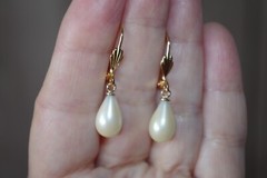 Vintage 14K GF 30mm Golden Tear drop Majorca Pearl Lever back Earrings