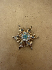 Vintage Starburst Snowflake Atomic Brooch Gold Tone Mid Century Modern 1.5″