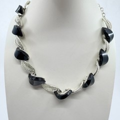 Vintage MCM Mid Century Silver Tone Filigree Leaf Black Cabochon Choker Necklace