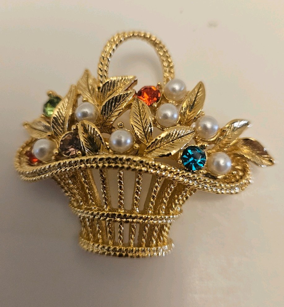 Vintage GERRY’S Signed Flower Basket Gold Tone Brooch Pin Faux Pearls & Gems