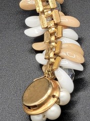 VTG MCM Beautiful Bracelet Beige & White Pearl AB 7″
