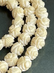 Vintage Hand Carved Floral Bead Necklace Cream Ivory Color Screw Back