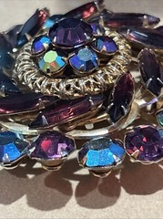 VTG UNSIGNED Round Peacock Blue Aurora Borealis Iridescent Rhinestone Brooch, 2”