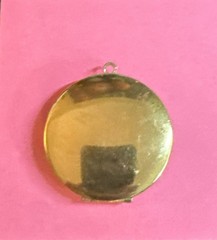 Vintage Goldtone ‘70s Locket No Markings 1 3/4”