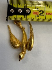 Vintage Hattie Carnegie Flying Bird Brooch Gold Tone Textured Signed 3.25in