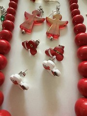 Huge Lot Wearable Vintage To Now Christmas Holiday Jewelry