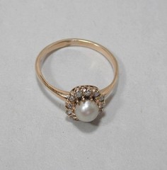 Vintage 10K Yellow Gold Pearl Diamond Halo Ring Statement Size 8.75 417 Solid