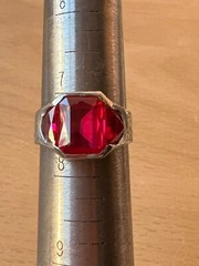 VINTAGE 10K WHITE GOLD LARGE RED SYNTHETIC RUBY MEN’S WOMEN’S UNISEX RING