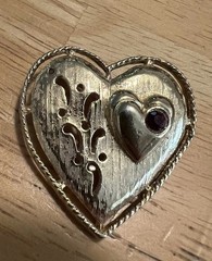 VTG GERRY’S GOLDTONE HEART PIN RHINESTONE ACCENT