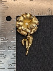 Vtg Gold Tone Carnation Flower Brooch Faux Pearl Center Floral Pin Mid Century