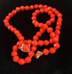 vintage red faceted glass bead necklace opaque scarlet red bicone-shaped beads