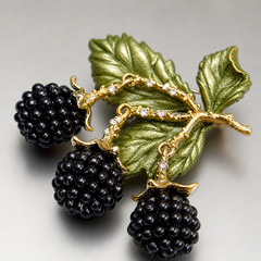 Elegant Vintage Blackberry Brooch Pin Rhinestone Crystal Gold Leaf Women Men Gif