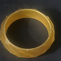 Vtg 1930s Art Deco “Apple Juice” Honey Faceted Diamond Cut Bakelite Bangle