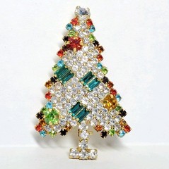 Signed Christmas Tree Brooch Rhinestone Prong Set SZP