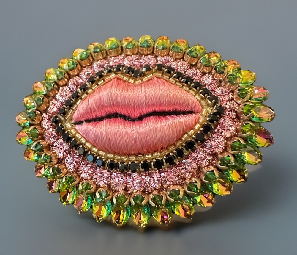 Celeste Mogador/ Bisou Vole/Stolen kiss brooch/French pin/Silk hand embroidered