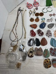 Huge Modern Costume Jewelry Lot 90+ Pieces Earrings Bracelets Eyeglass Chains Et