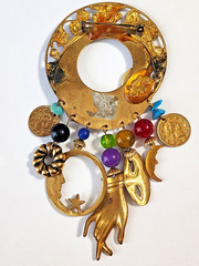 Vintage Katrina Signed Large Gold Tone Dangle Brooch Retro Shabby Chic Boho