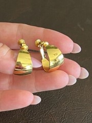 Vintage Gold Tone Napier Wide Hinged Clip on Hoop Earrings 1″ Costume Jewelry