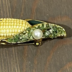 BSK Vintage Brooch Ear of Corn Gold Tone 2.75″ Pin Back Kitsch 70s/80s Signed