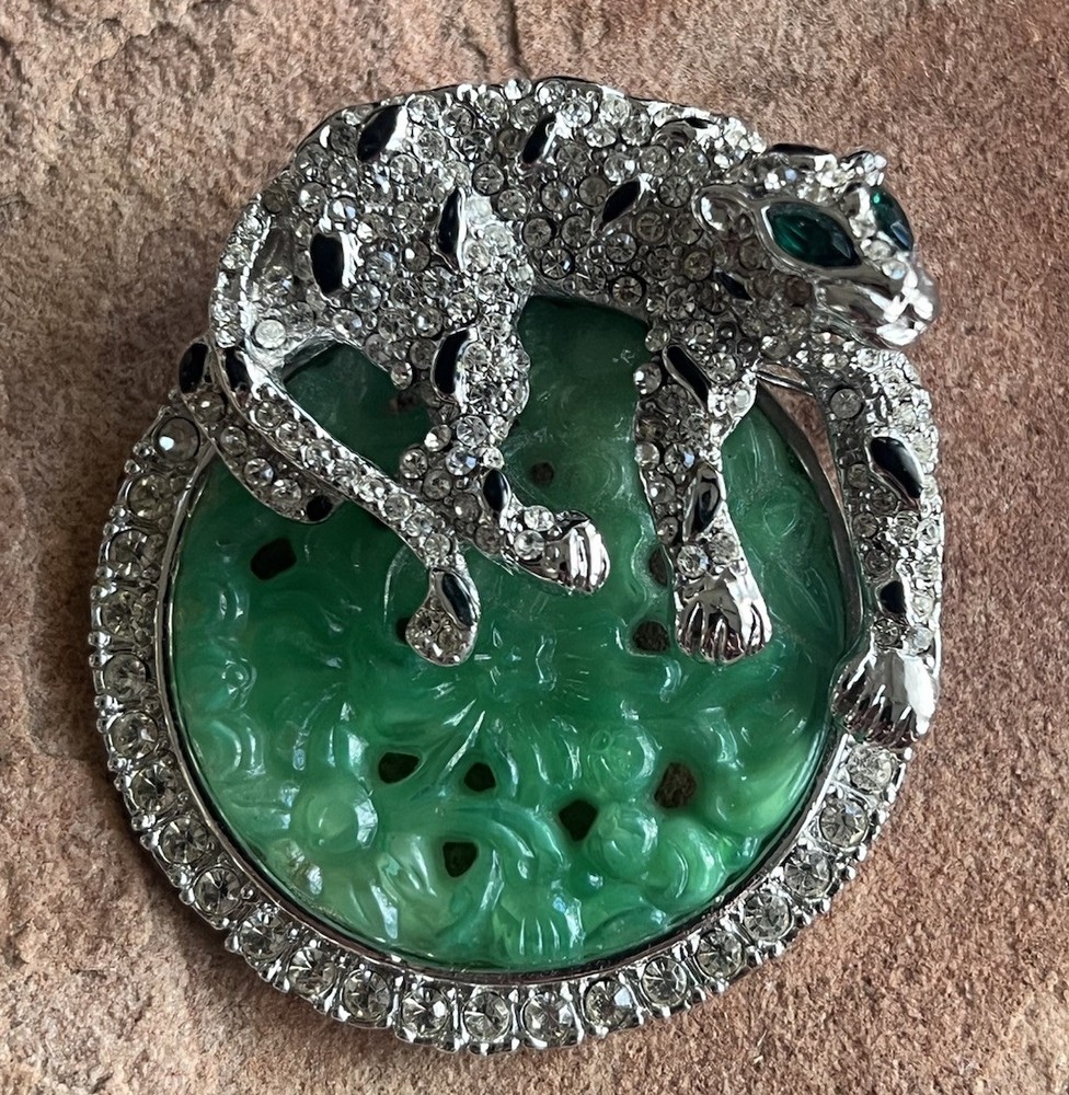 Beautiful Vintage KENNETH LANE Asian Leopard Jade Glass Rhinestone Brooch/Pin