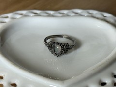 opalescent glass Women’s Ring Size 6 Vintage bohemian-style