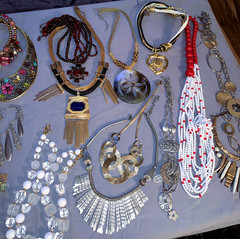 Great Lot 25 Vintage to More Modern Big & Bold Design Necklaces