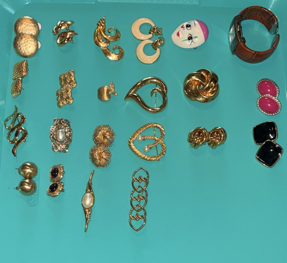 Vintage Costume Jewelry Mixed Lot 20pc Earrings Brooch Bracelet Ring Pendant