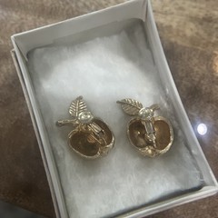 Vintage Apple Earrings Clip On Screw Back Accessocraft N.Y.C. Gold tone 40s/50s