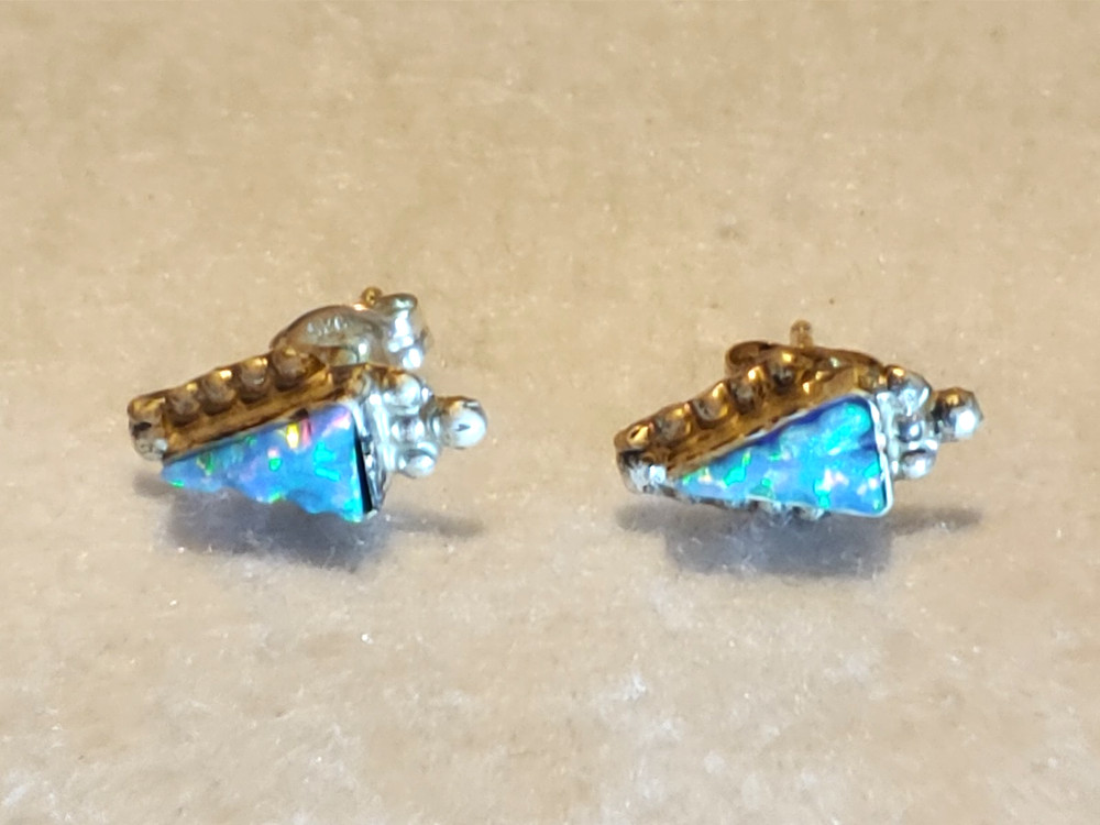 VINTAGE PIERCED EARRINGS~SILVER TONE/BLUE Multicolor Faux STONE – .25 x .50 in