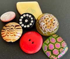30PC VTG FLOWER PIN craft LOT,Mixed Media FLORAL ART,repurpose,HOLIDAY CRAFTS