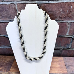 Vtg 1980s Twisted Strand Faux Pearl & Black Metallic Chip Bead Necklace Retro