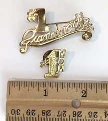 #1 Grandmother & #1 Mom Pin Lot Gold Tone Great Mother’s Day Gift
