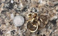 Vintage Love Knot Bow Ribbon Twist Gold Tone Brooch Pin