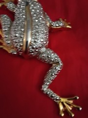 Vintage Large Gold Toned Green Eyed Frog Toad Brooch Pin 4-1/2″ Amphibia Jewelry